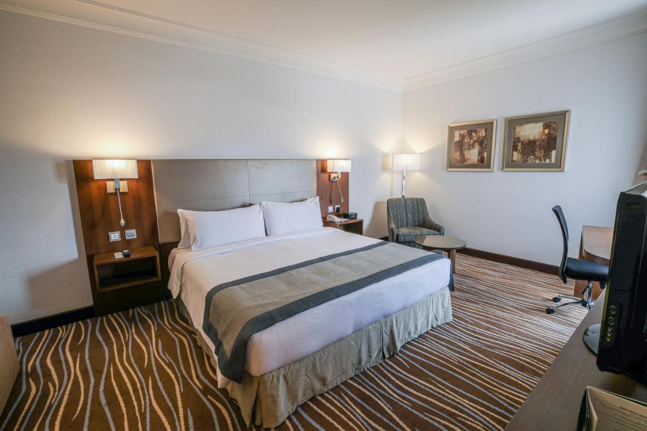 Copthorne Downtown By Millennium Hotel Абу Даби Екстериор снимка