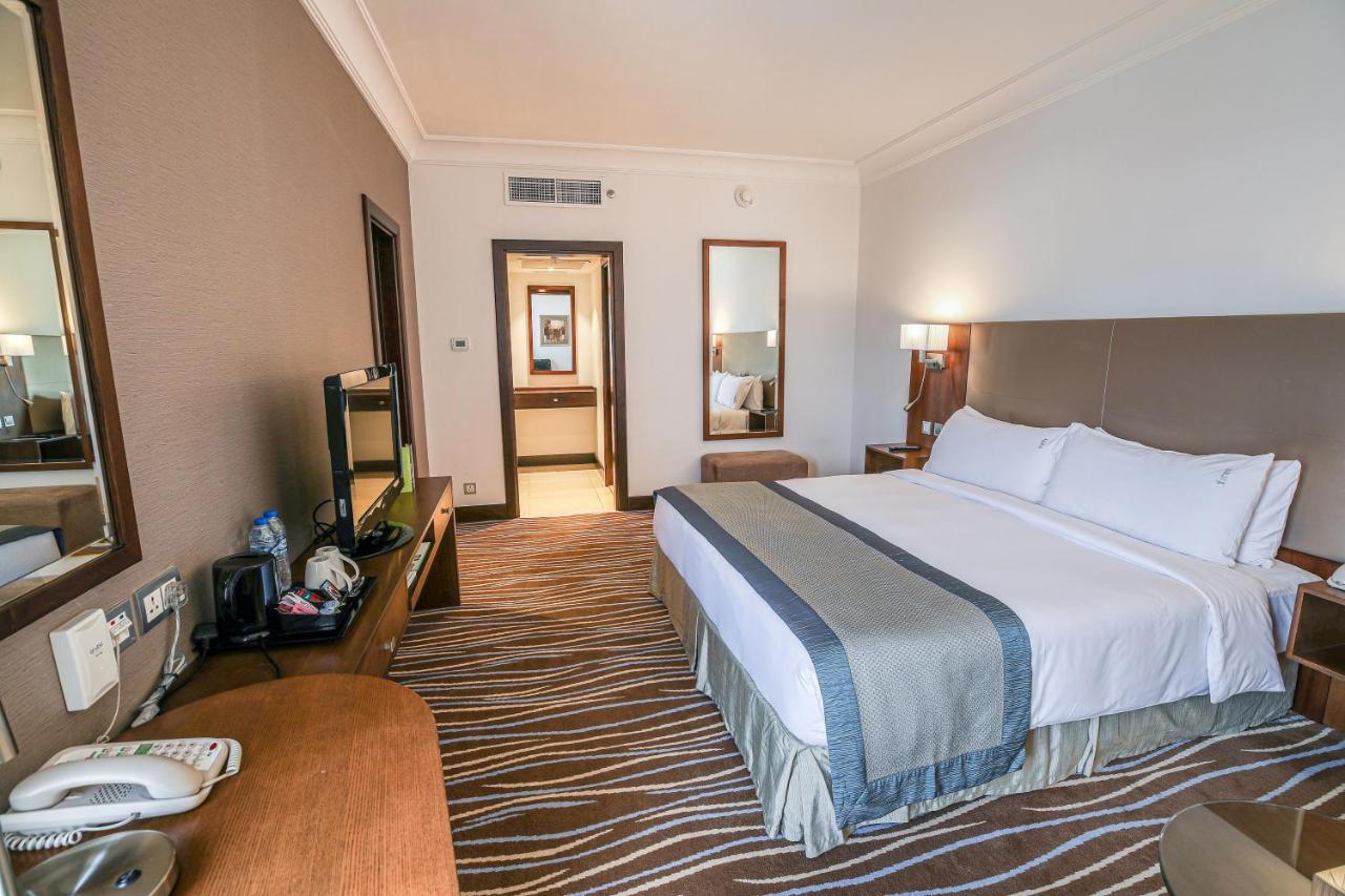 Copthorne Downtown By Millennium Hotel Абу Даби Екстериор снимка