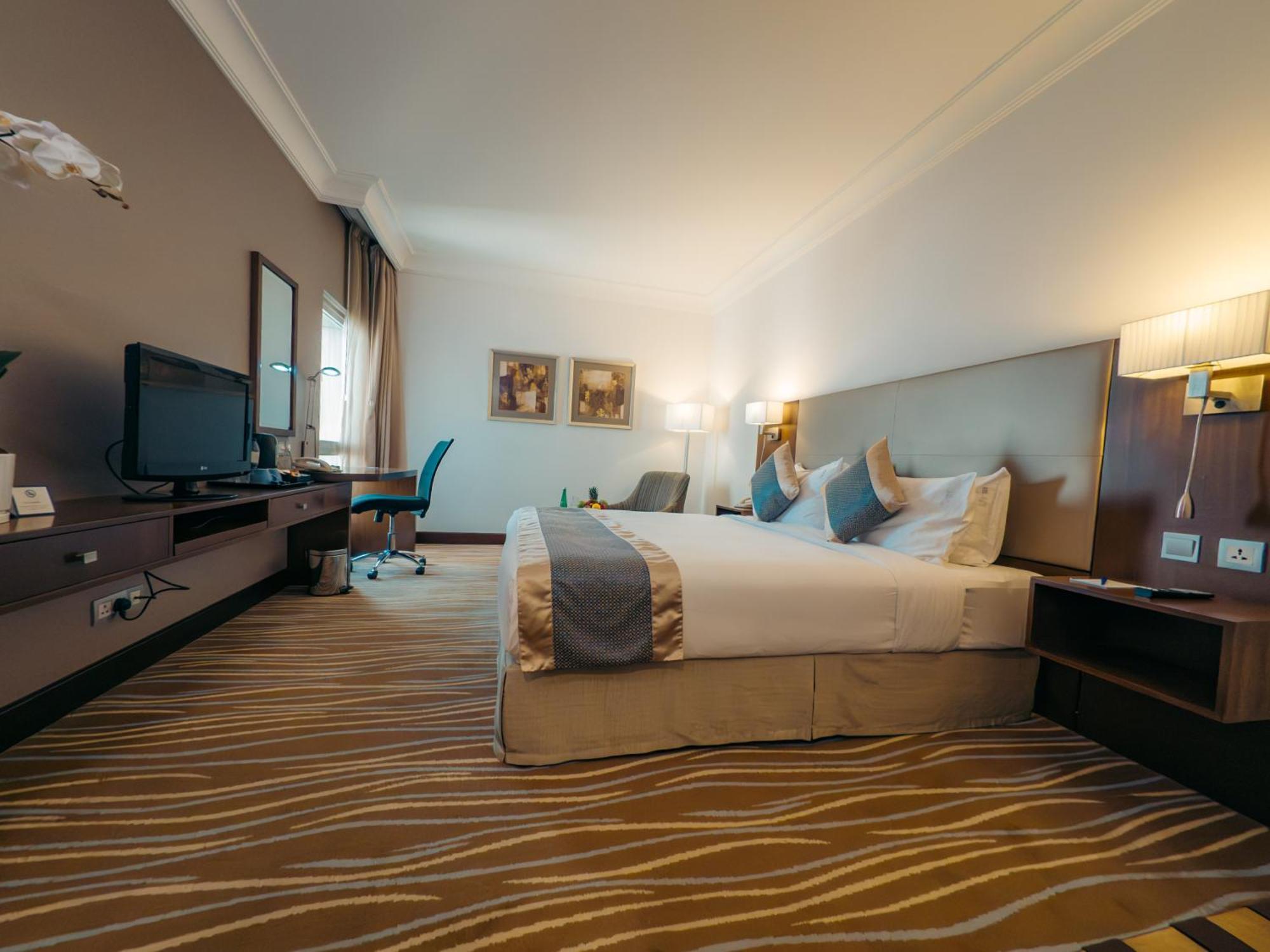 Copthorne Downtown By Millennium Hotel Абу Даби Екстериор снимка