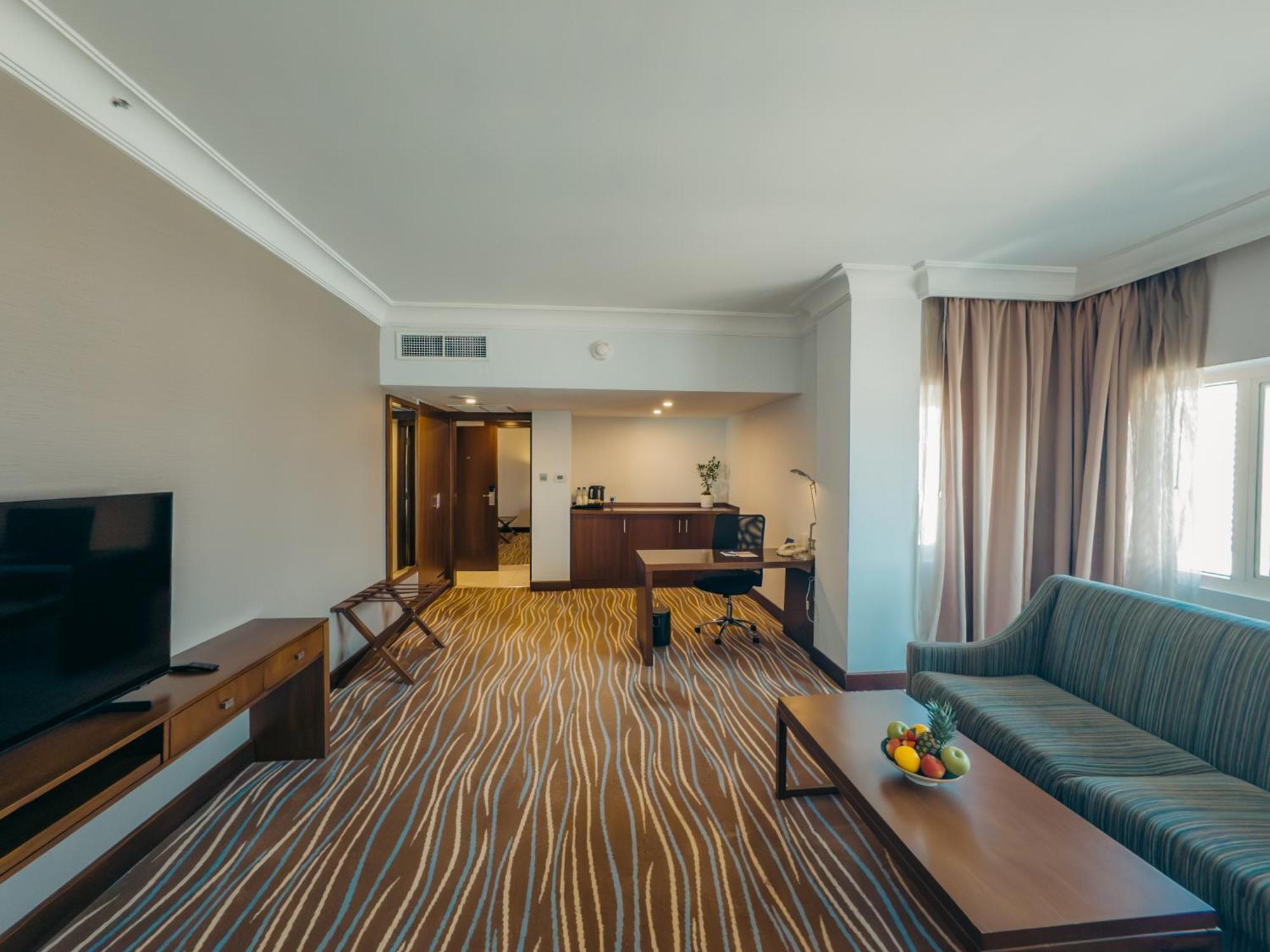 Copthorne Downtown By Millennium Hotel Абу Даби Екстериор снимка