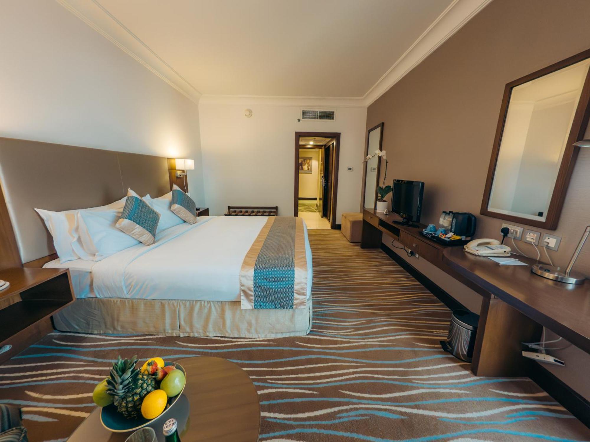 Copthorne Downtown By Millennium Hotel Абу Даби Екстериор снимка